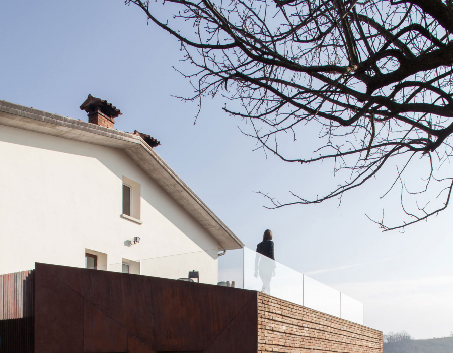 Oxydecor®, Corten effect vertical coating. Maison 203, Valdobbiadene, Italy. Progetto: arch. Vittorio Massimo